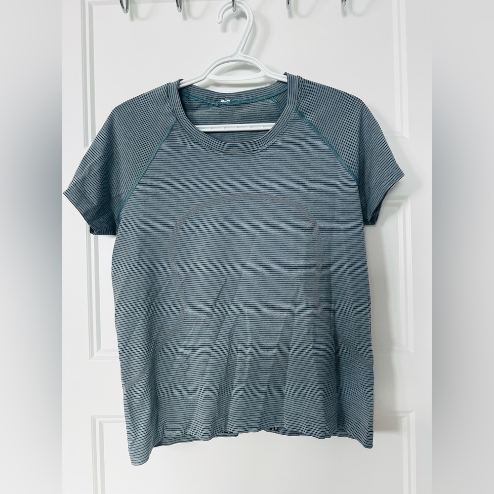 Lululemon Blue/Grey Swiftly Tech Short sleeve - 12. Waist length